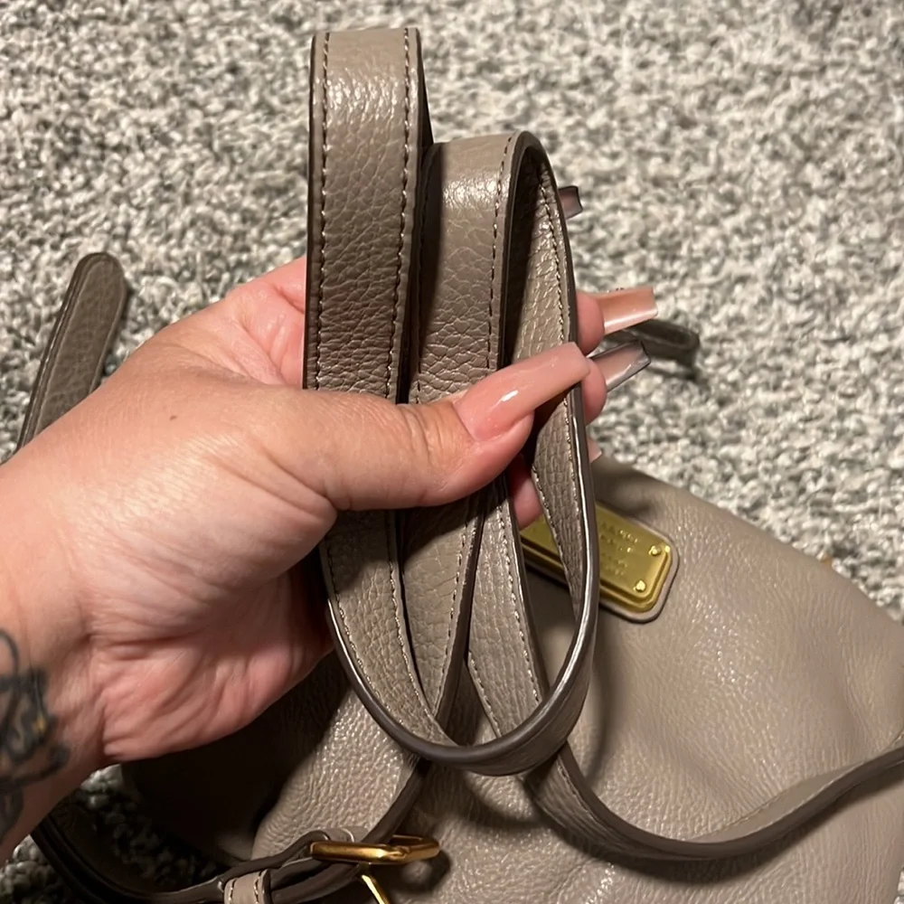 Marc Jacobs small gray crossbody purse